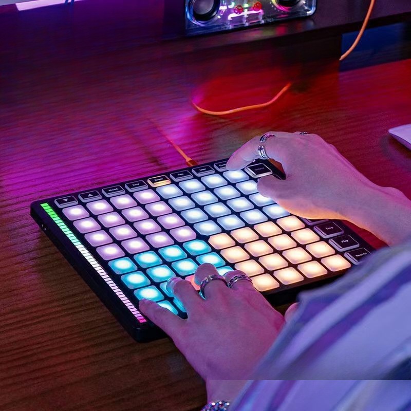 64鍵MIDIパーカッションパッドコントローラー ステージミ - Midi Controller Pad のレビューと価格