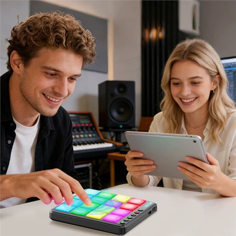 【旅行の必需品】JAMJUM MIDI コントローラー 16 - Midi Controller Pad のレビューと価格